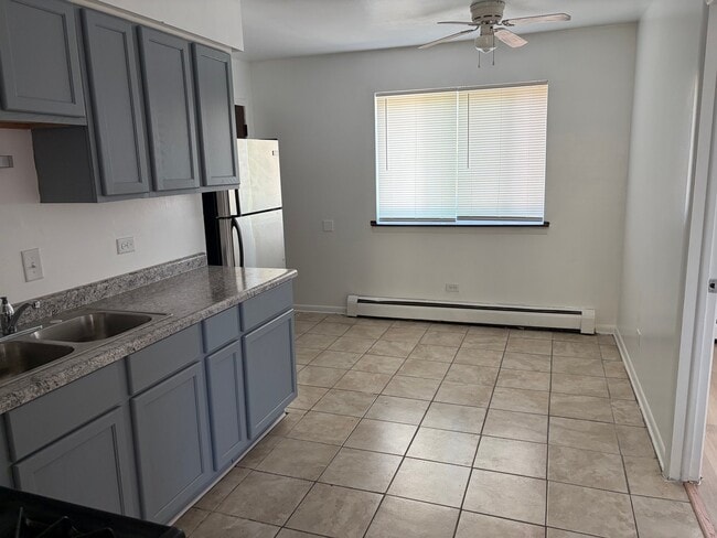 Building Photo - 12418 S Harding Ave