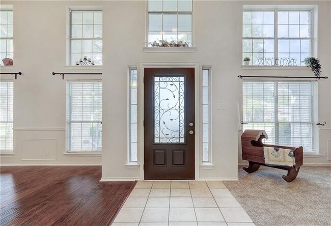 Foto del edificio - 1711 Fall Creek Dr