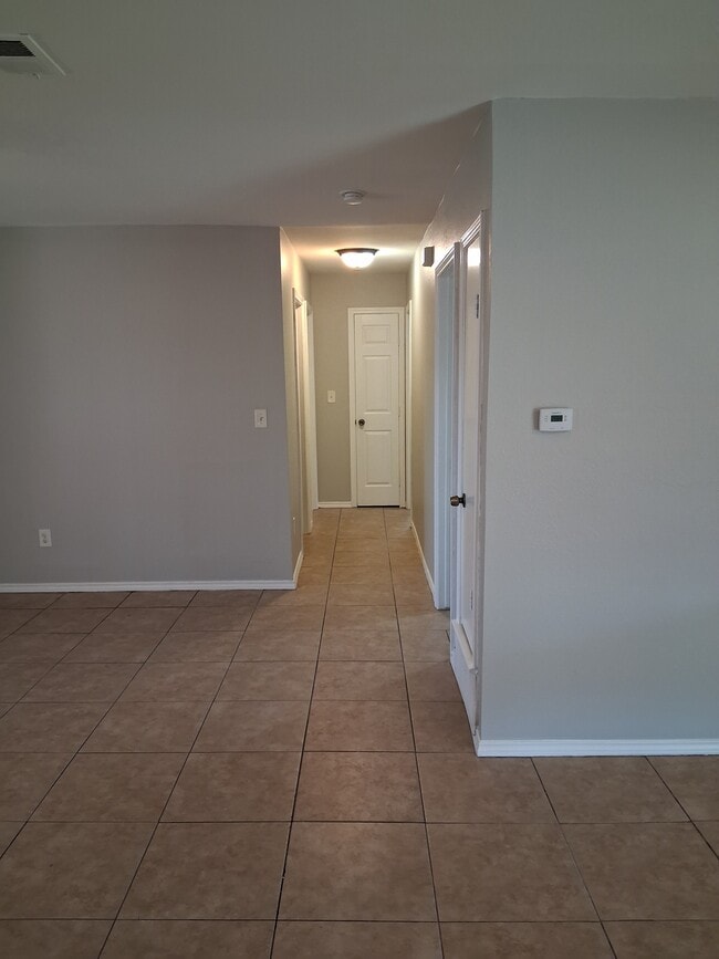 Building Photo - 3611 Palm Dr