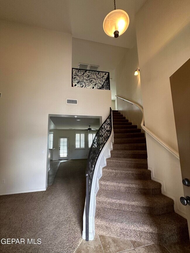 Foto del edificio - 12140 Rathmore Dr