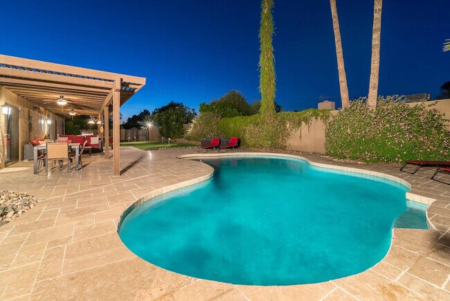 Building Photo - 6802 E Ludlow Dr