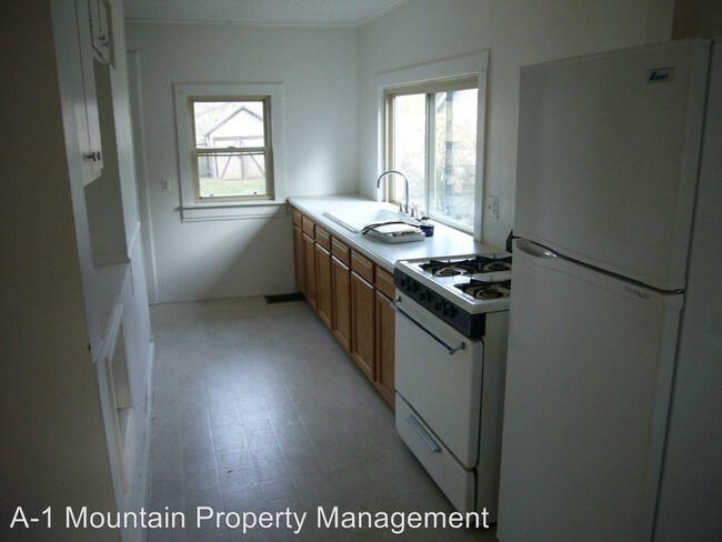 Building Photo - 2 br, 1 bath House - 2350 Garland Street