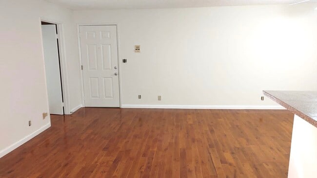Building Photo - 11825 Courtleigh Dr