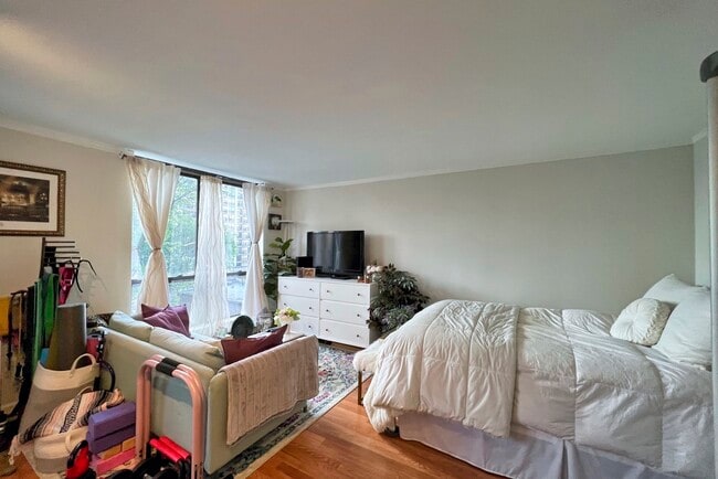 Building Photo - 2600 N Hampden Ct