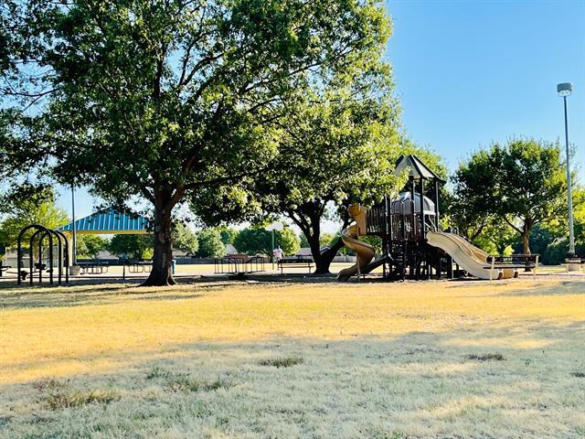 Foto del edificio - 4337 Park Creek Cir N