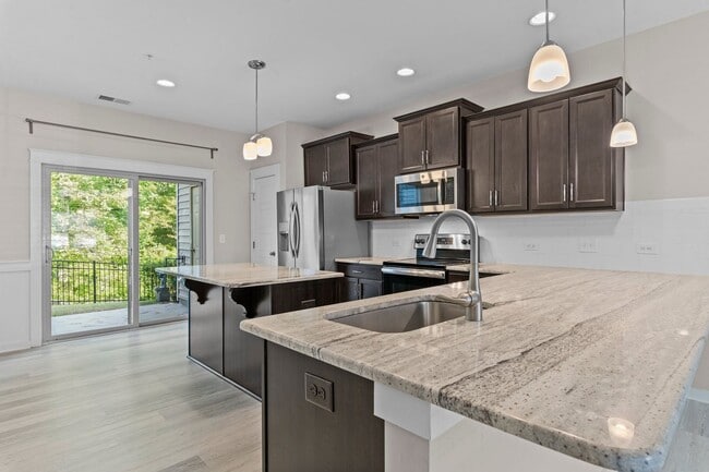 Building Photo - Gorgeous Townhome in N. Raleigh, Top Amenities & Finishes, Community Pool, Pet Friendly!