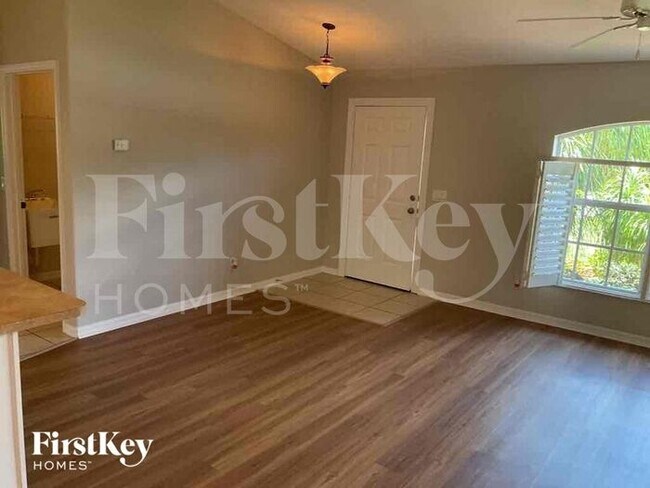 Building Photo - 3593 S San Mateo Dr
