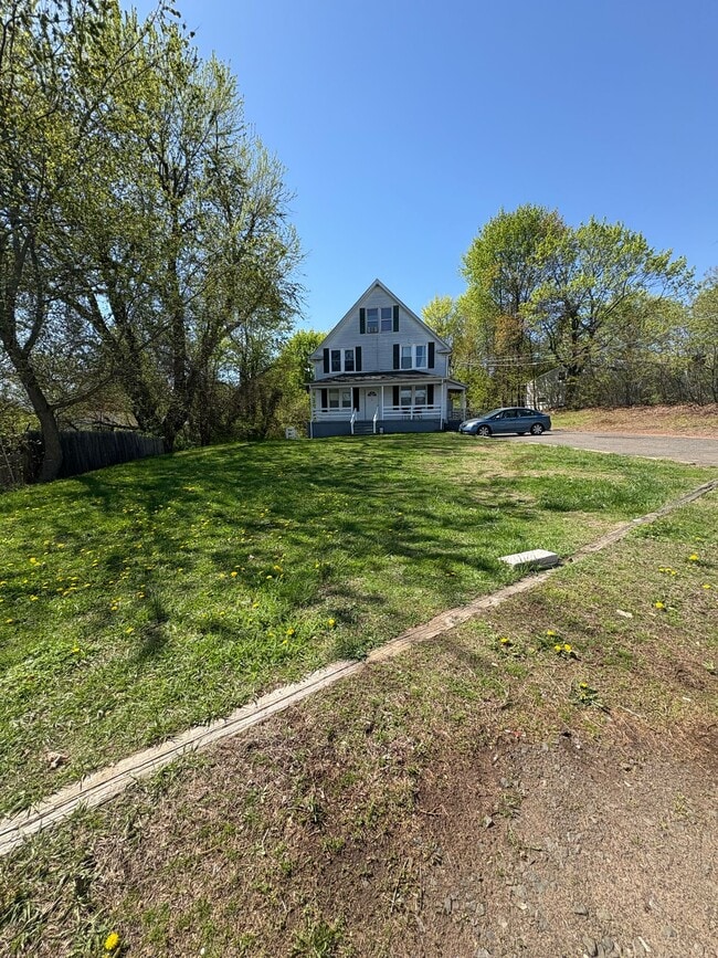 Building Photo - 116 Old Foxon Rd