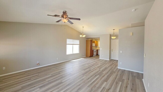 Building Photo - Newly Renovated 3 Bedroom 2 Bath