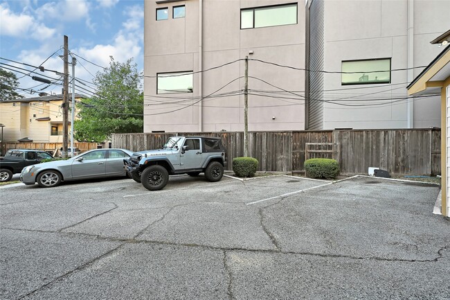 Foto del edificio - 1607 Welch St