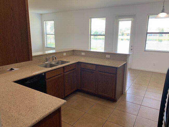 Building Photo - Northshore-2827 ScenicLane Kissimmee FL 34744