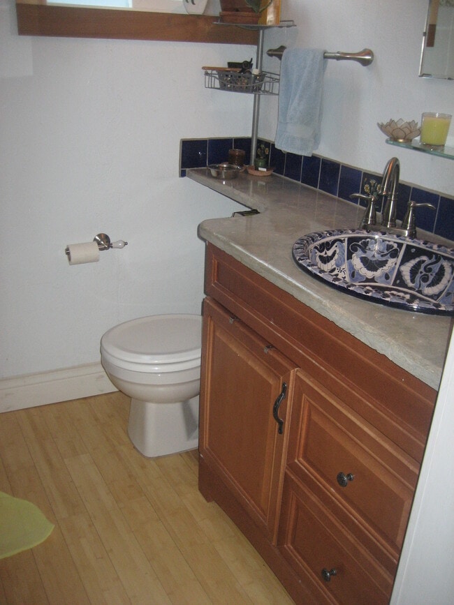 bathroom 1 - 1618 Person Ct