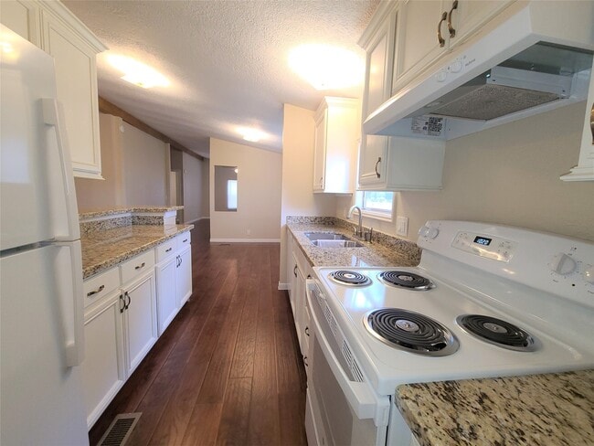 Foto del edificio - 5414 Five Oaks Dr