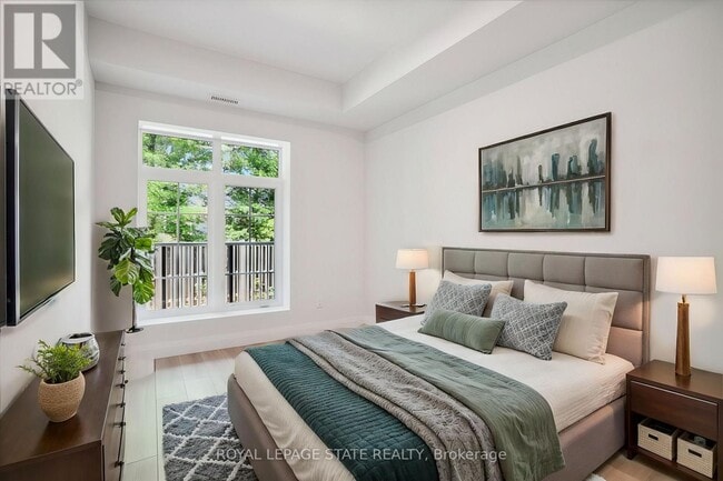 Building Photo - 153 Wilson St W