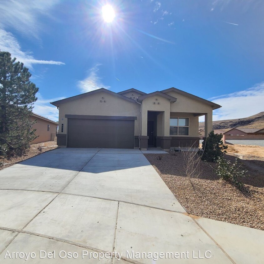 Primary Photo - 3 br, 2 bath House - 971 Purple Aster Ave SW
