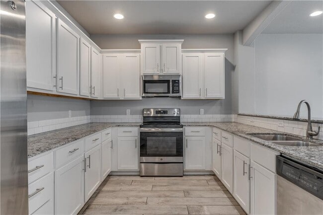 Building Photo - 1348 N Corsica Dr