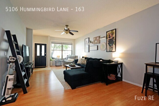 Foto del edificio - 5106 Hummingbird Ln