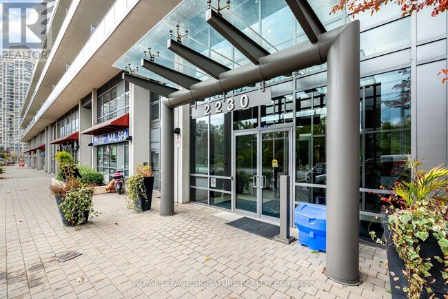 Building Photo - 2230 Lake Shore Blvd W