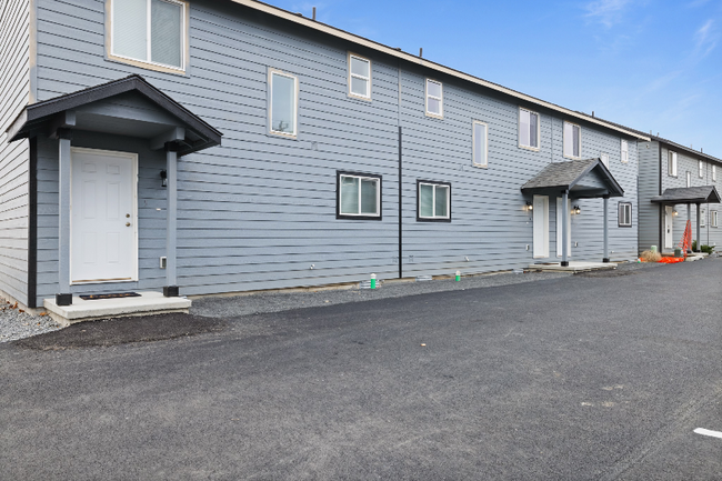 Building Photo - 2631 W Marina Dr