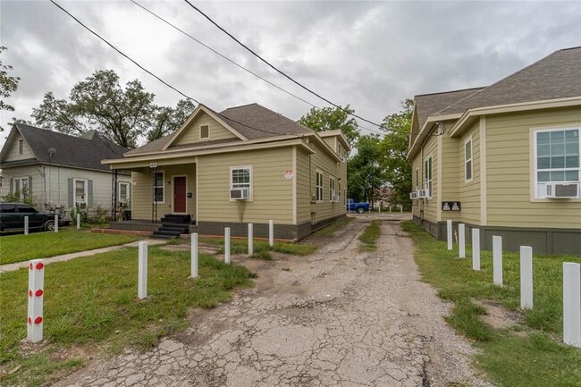 Building Photo - 1435 Magnolia St