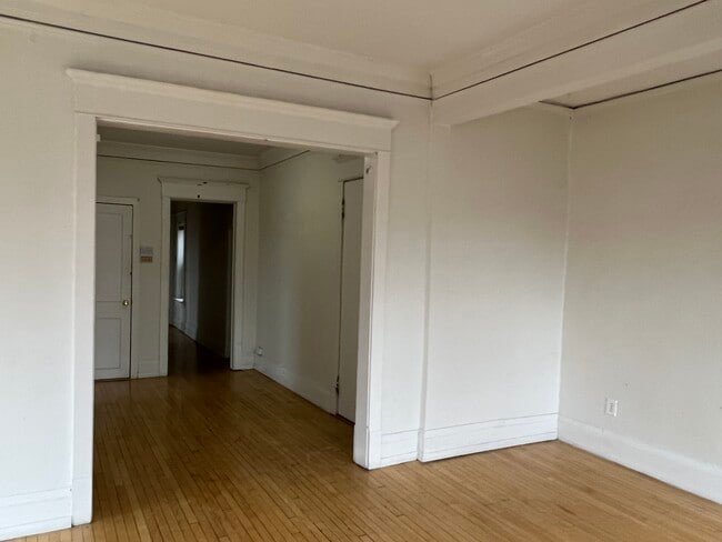 Building Photo - 2313 E Webster Pl