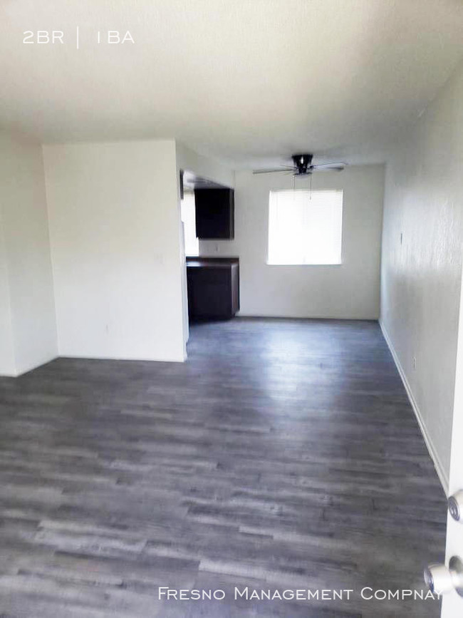 Foto del edificio - 4837 E Lane Ave