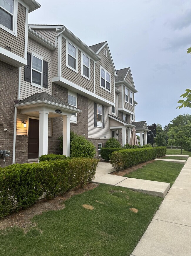 Building Photo - 4628 Bradley Cir