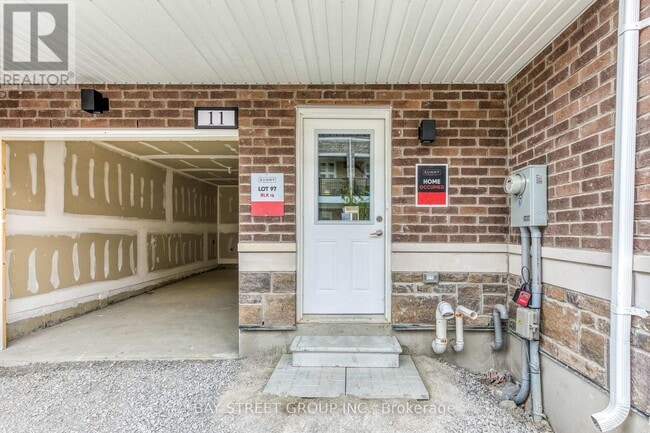 Building Photo - 11 Massachusetts Ln