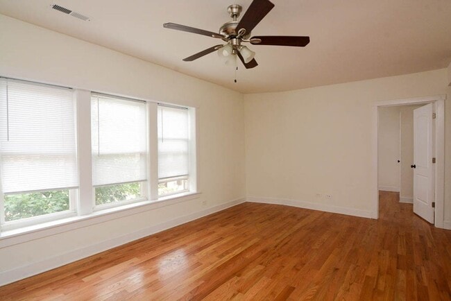 Building Photo - 4804 N Avers Ave