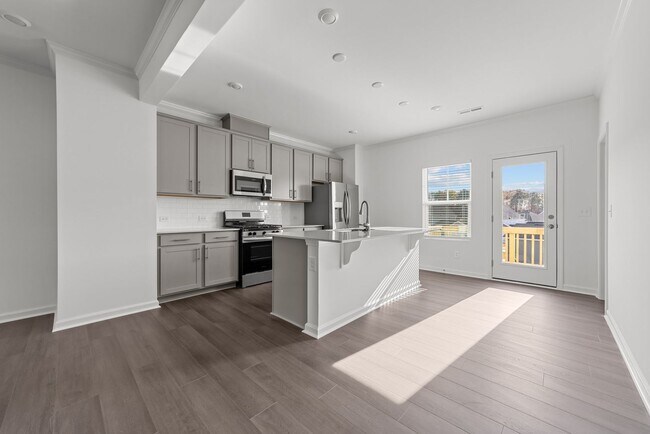 Building Photo - 825 Basswood Gln Trl