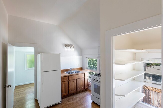 Foto del edificio - 214 W Ortega St