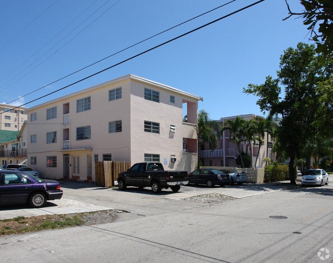Building Photo - 1857 Jefferson St