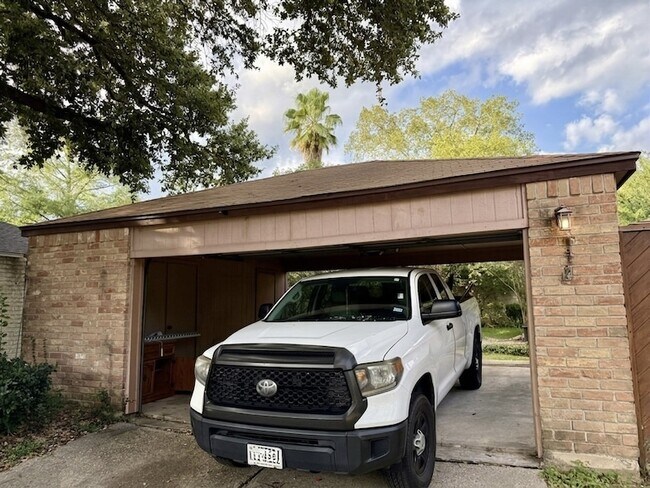 Building Photo - 8342 Silvan Wind Ln