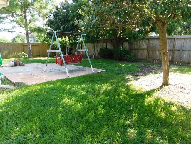 Foto del edificio - 409 Stockbridge Ln