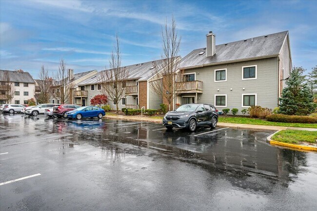 Foto del edificio - 211 Ravens Crest Dr