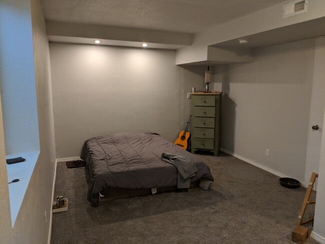 Building Photo - 801 Meng Dr