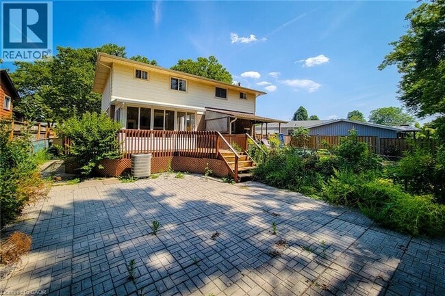 Photo du bâtiment - 4433 Meadowvale Dr