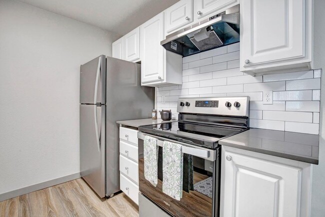 Stainless Steel Appliances - One Bedroom - Taluswood Apartments