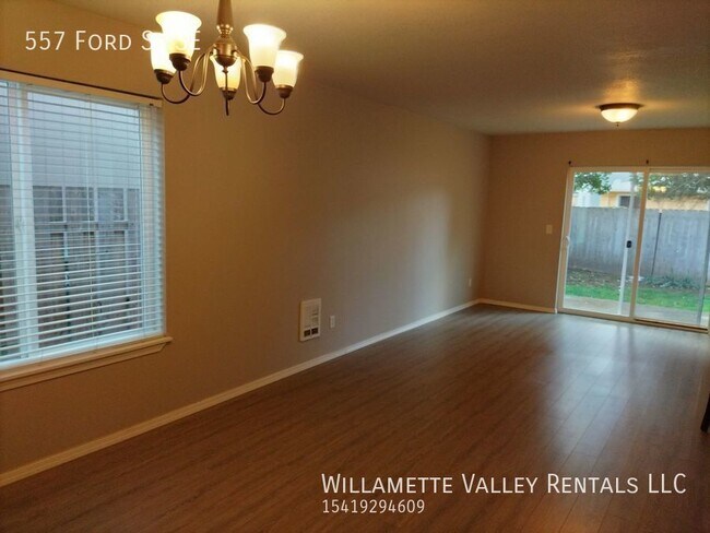 Building Photo - Two story town house near schools and park...