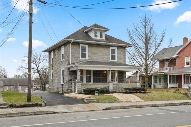 Building Photo - 584 W Main St