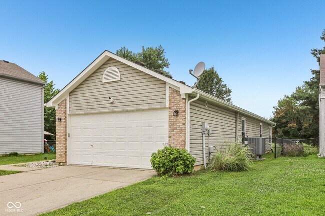 Building Photo - 4704 Whitview Ln