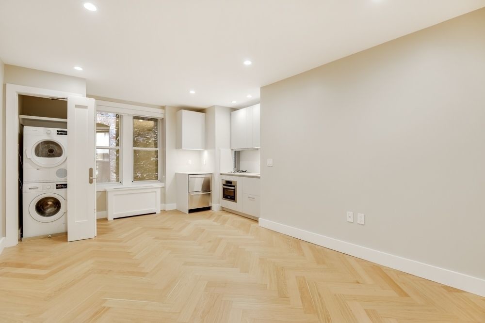 kitchen - 224 W 23rd St