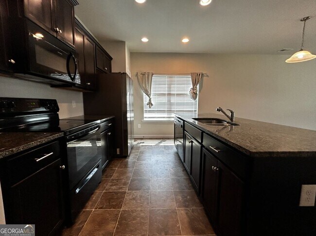 Building Photo - 30 Berryrun Dr