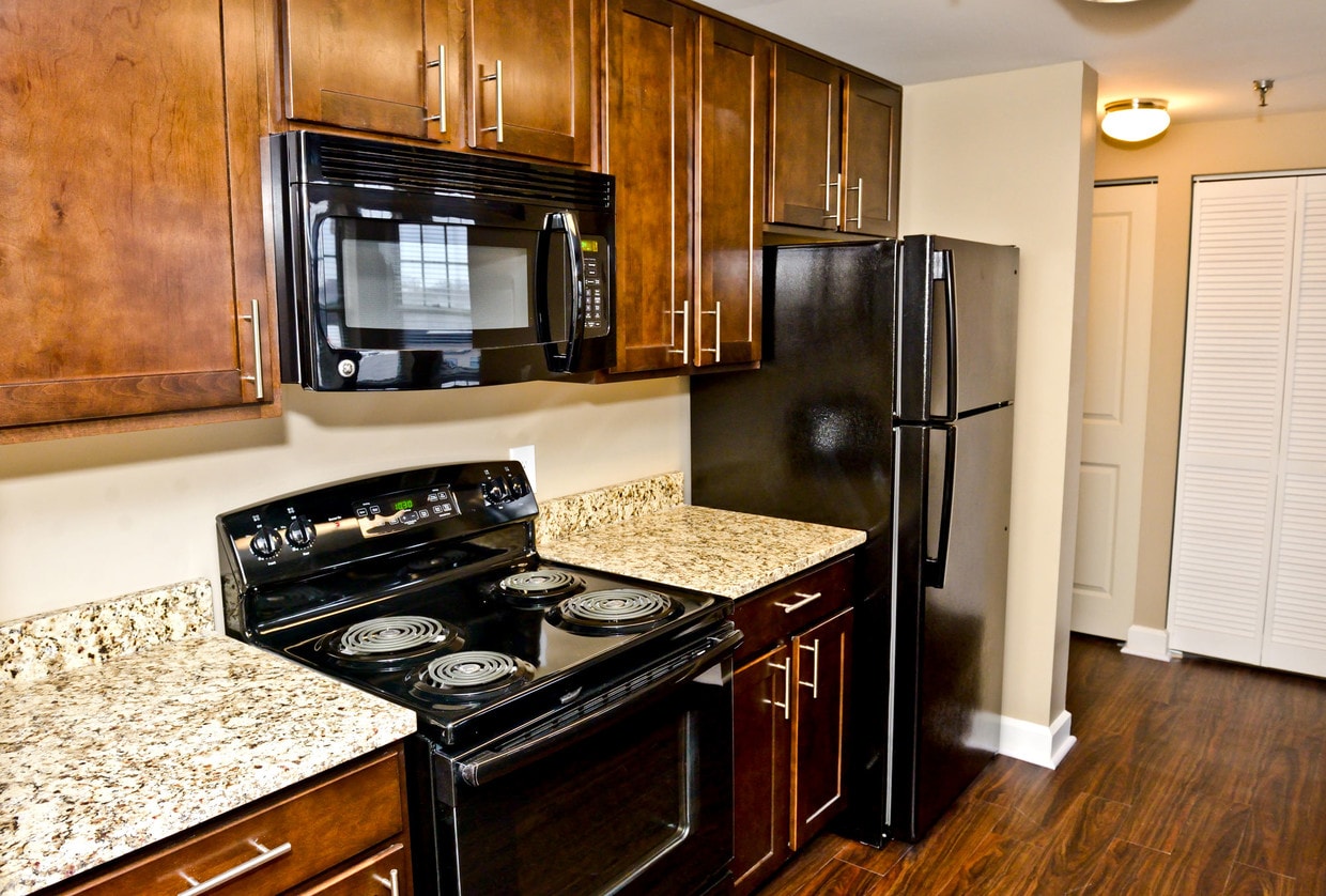 Building Photo - Circle City