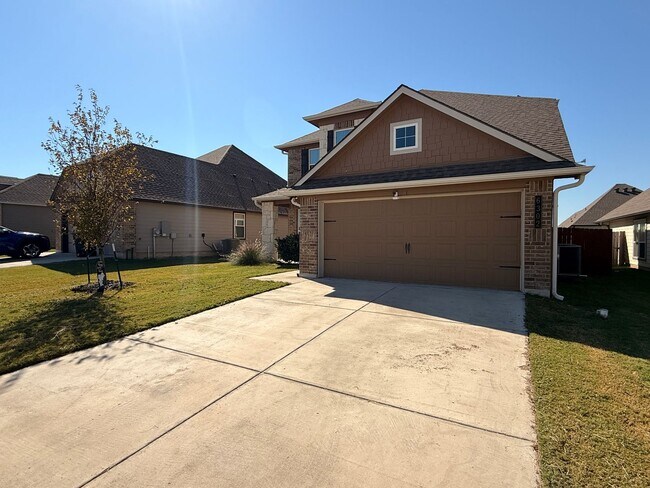 Building Photo - NEW IN MANAGEMENT - COMING SOON!