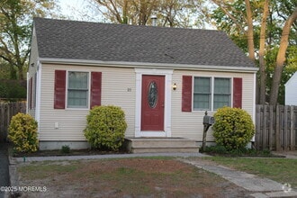 Building Photo - 21 Coolidge Dr