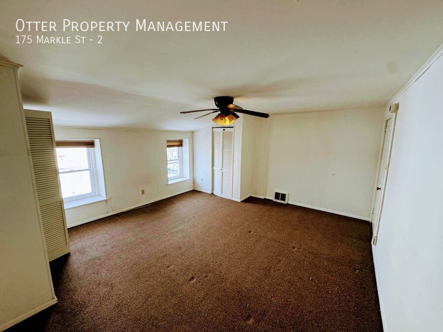 Foto principal - 3BR/2BA Spacious Manayunk Apt with Washer/...