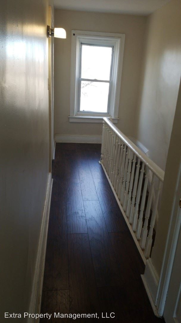 Building Photo - 4 br, 1 bath House - 329 Monmouth St