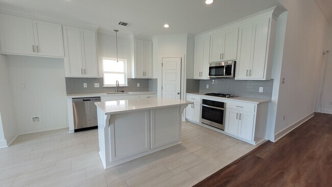 Foto del edificio - Must see 4 bedroom, 3 bath home!