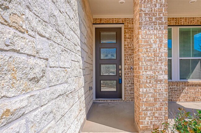 Foto del edificio - 4107 Sherman Oak Ln